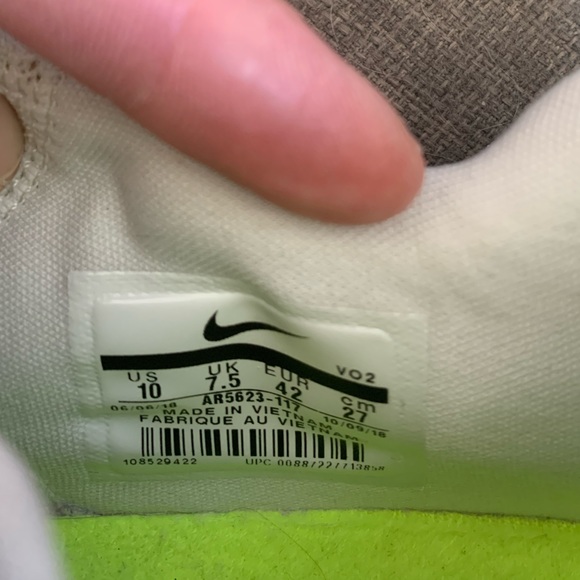 Women’s Size 10 Nike Metcon Flyknit 3 White Volt Neon Green - Picture 4 of 4